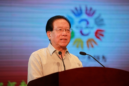 河南省文艺志愿者协会主席王笑南在河南省文艺